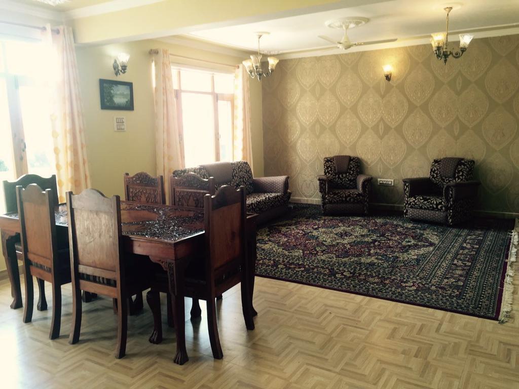 Hôtel Shalimar Heights à Srīnagar Extérieur photo